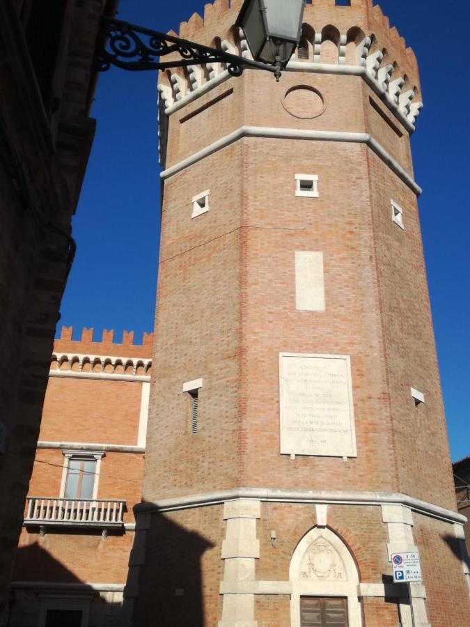 B&B Porta Girone Civitanova Alta Eksteriør billede