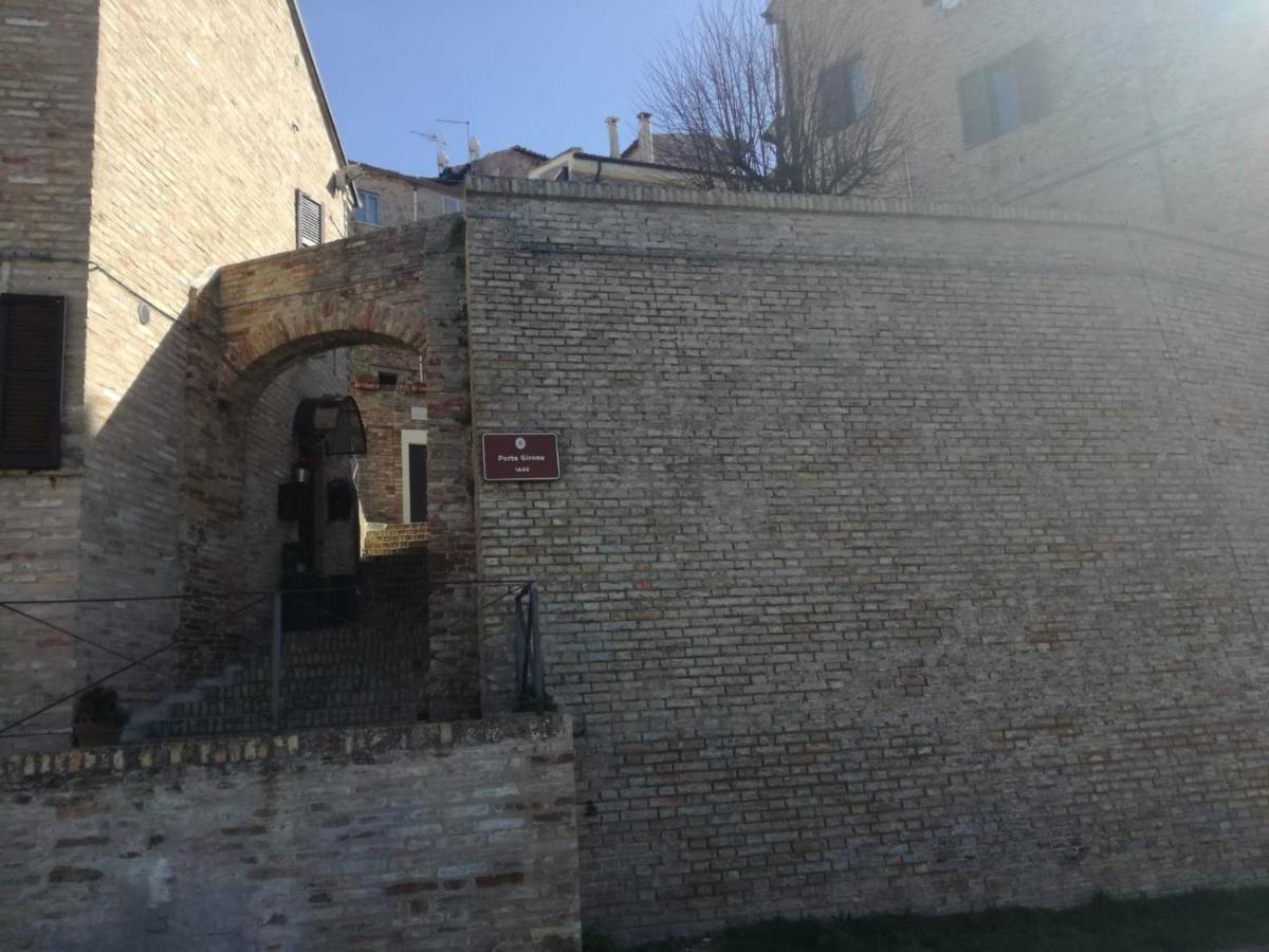 B&B Porta Girone Civitanova Alta Eksteriør billede
